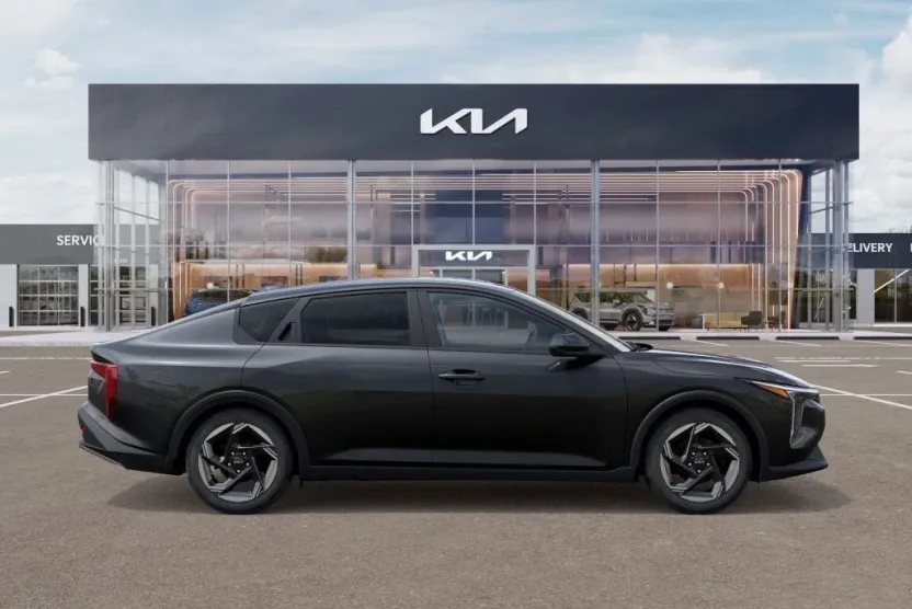 2025 Kia K4 EX photo 1