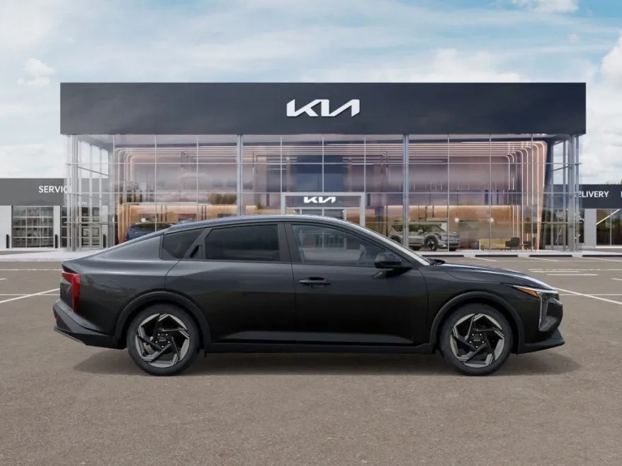 2025 Kia K4 EX photo 1