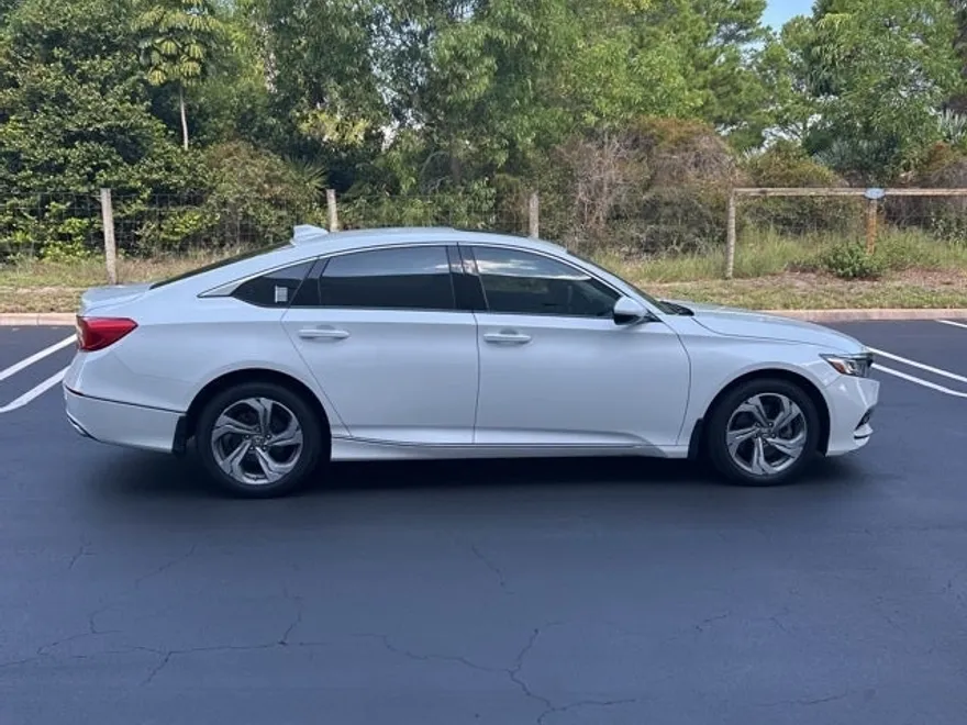 2020 Honda Accord EX-L 2.0T photo 1