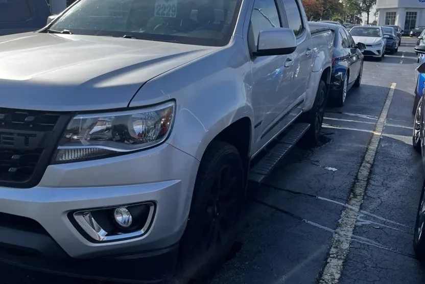 2020 Chevrolet Colorado LT photo 1