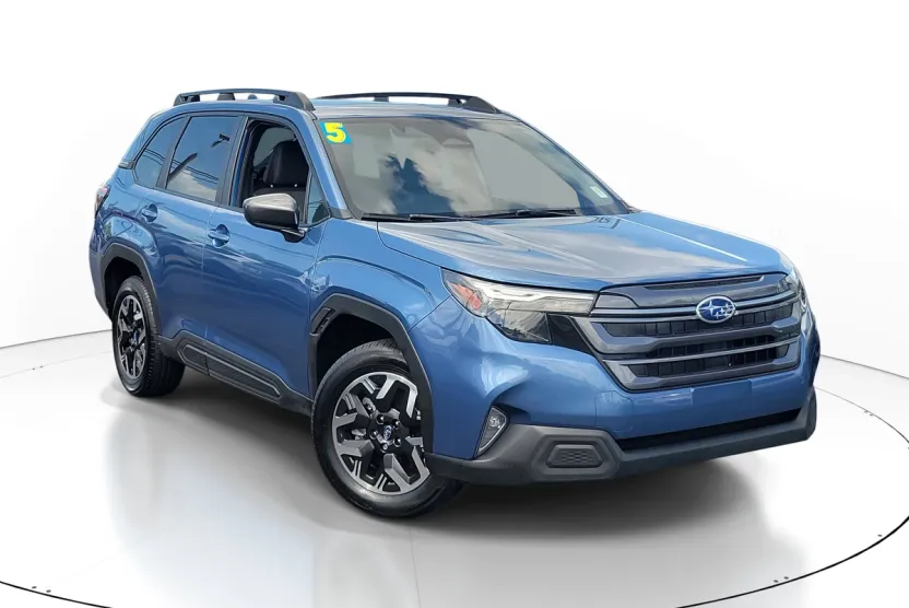 2025 Subaru Forester Premium photo 1