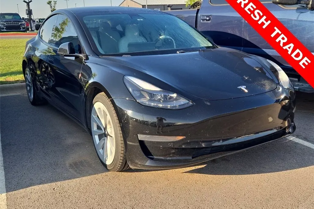 2021 Tesla Model 3 Long Range photo 1