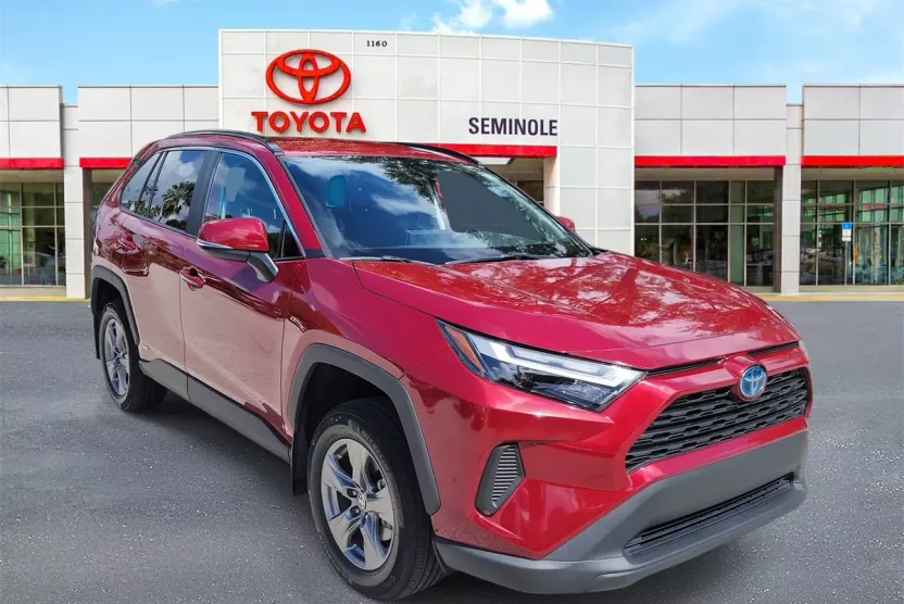 2024 Toyota RAV4 Hybrid XLE photo 1
