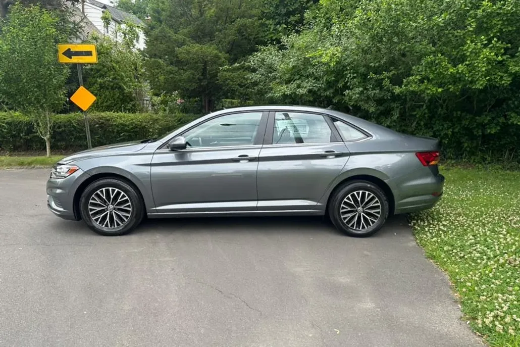2019 Volkswagen Jetta SE photo 1