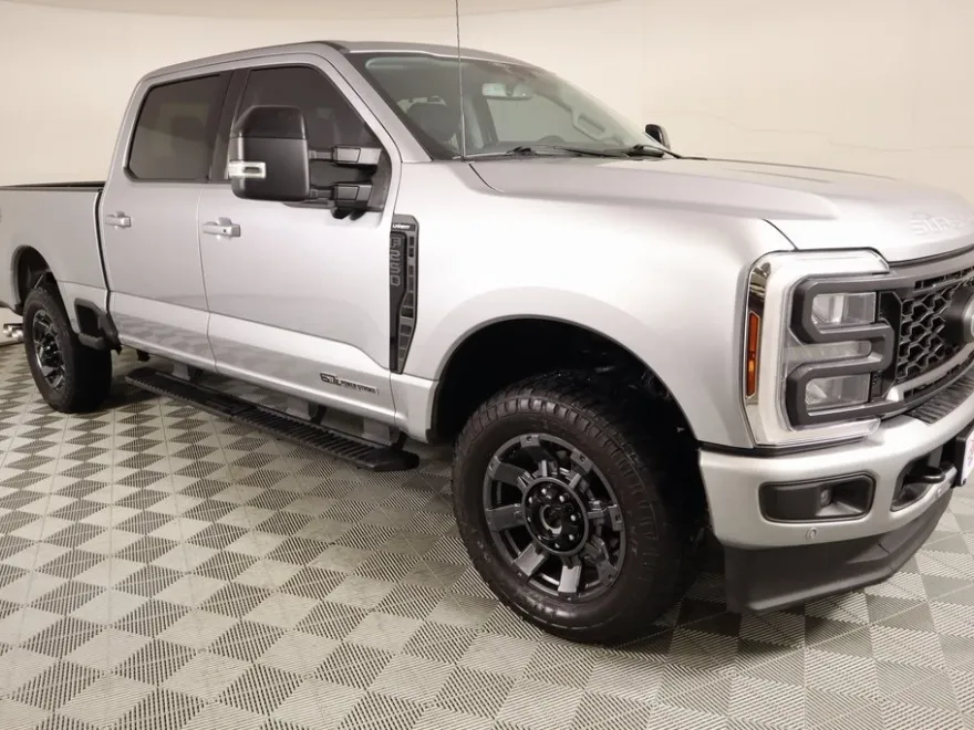 2024 Ford F-250 Lariat photo 1
