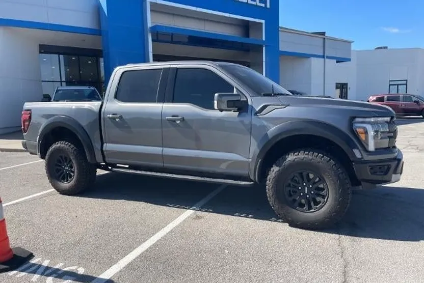 2025 Ford F-150 Raptor photo 1