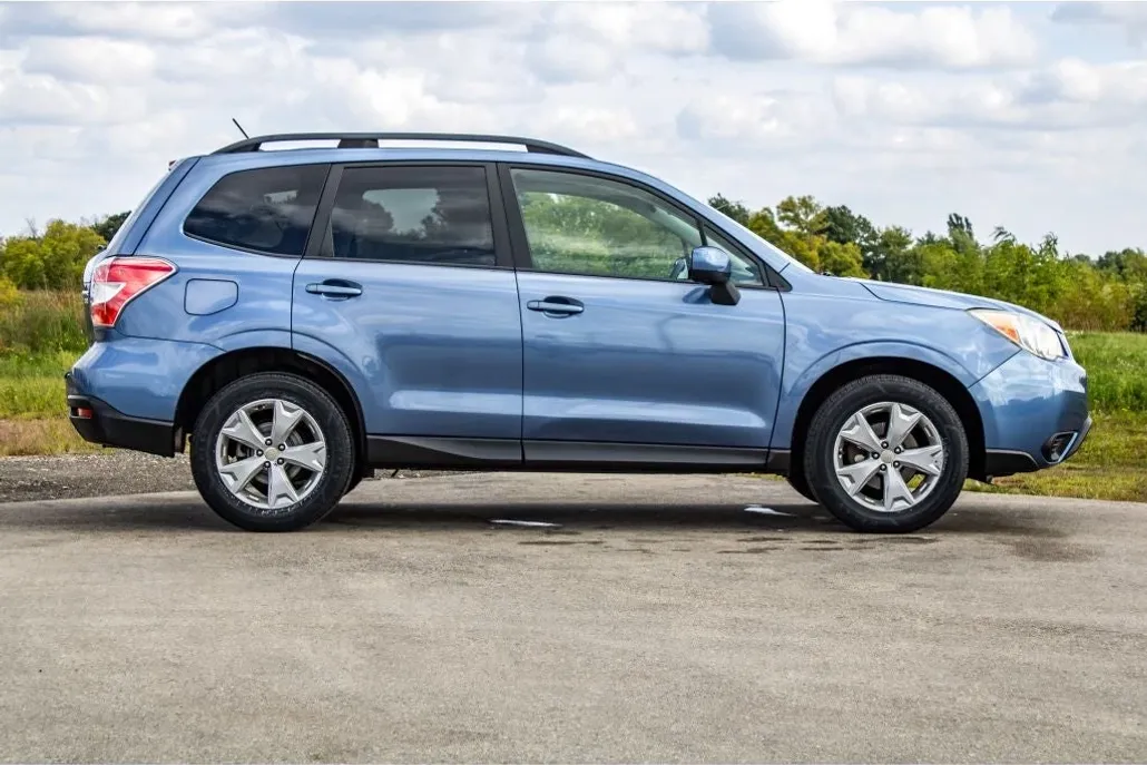 2015 Subaru Forester 2.5i Premium photo 1