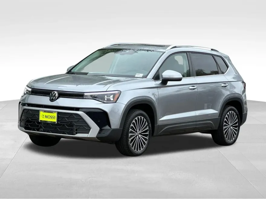 2025 Volkswagen Taos SE photo 1