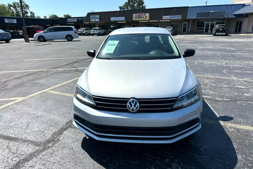 2015 Volkswagen Jetta 1.8T SE photo 1