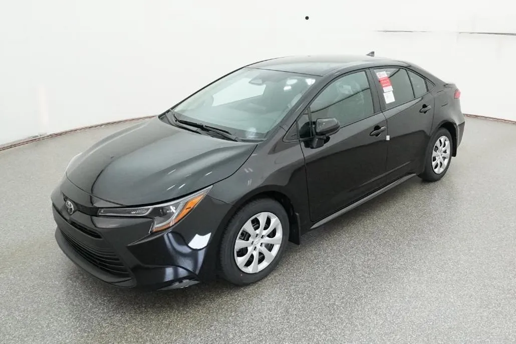 2026 Toyota Corolla LE photo 1
