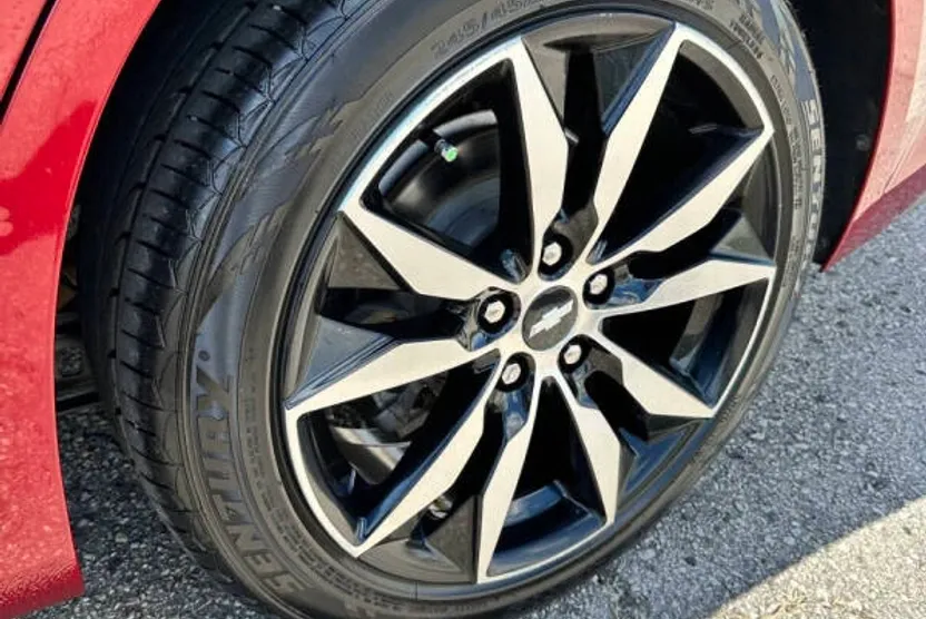 2018 Chevrolet Malibu 1LT photo 1