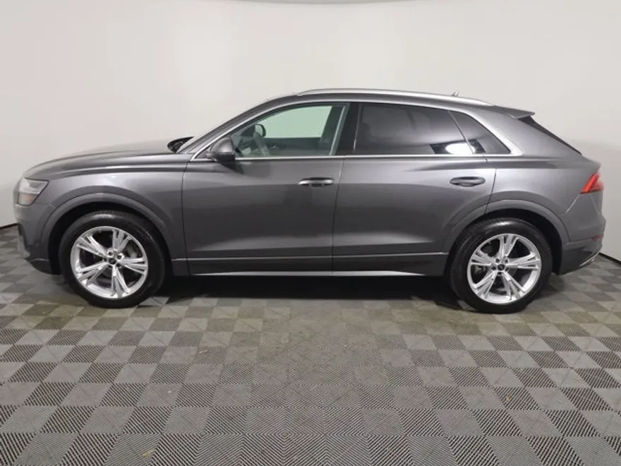 2023 Audi Q8 Prestige 55 photo 1