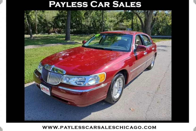 1999 Lincoln Town Car Executive photo 1
