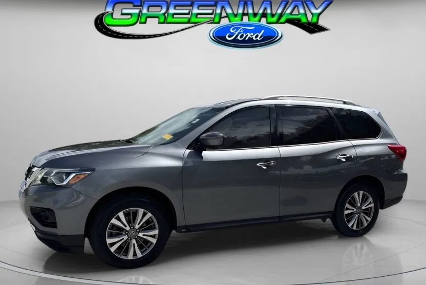 2019 Nissan Pathfinder SL photo 1