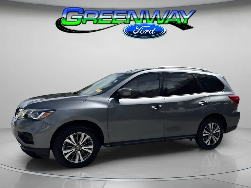 2019 Nissan Pathfinder SL photo 1
