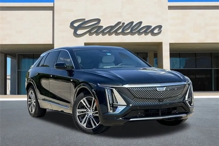 2024 Cadillac Lyriq Luxury photo 1