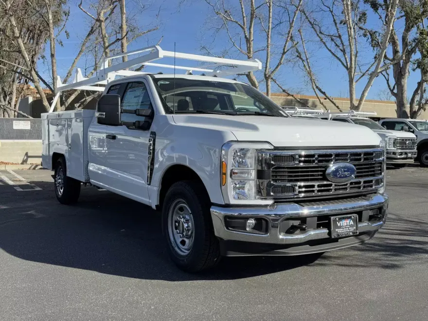 2025 Ford F-350 XL photo 1