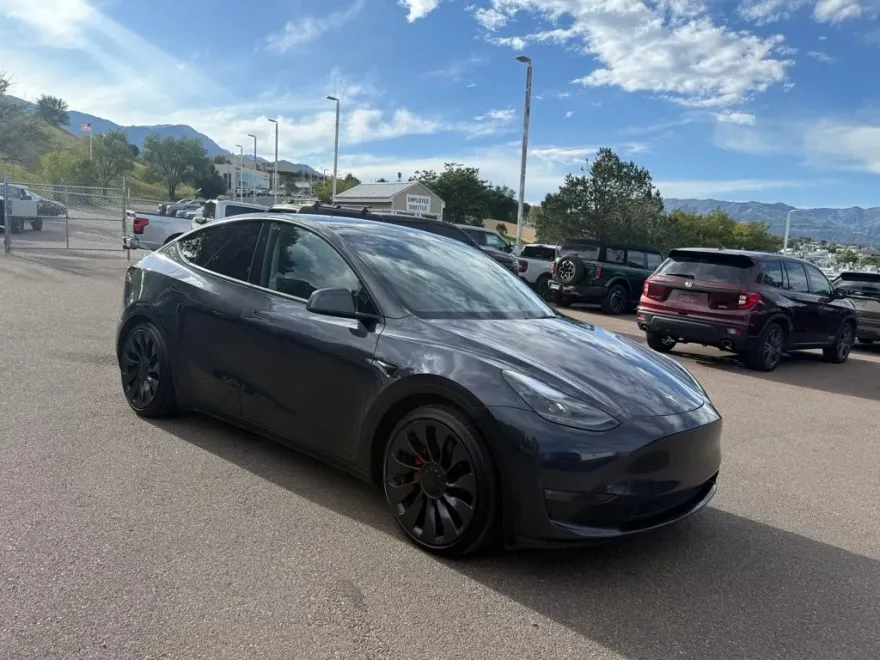 2024 Tesla Model Y Performance photo 1