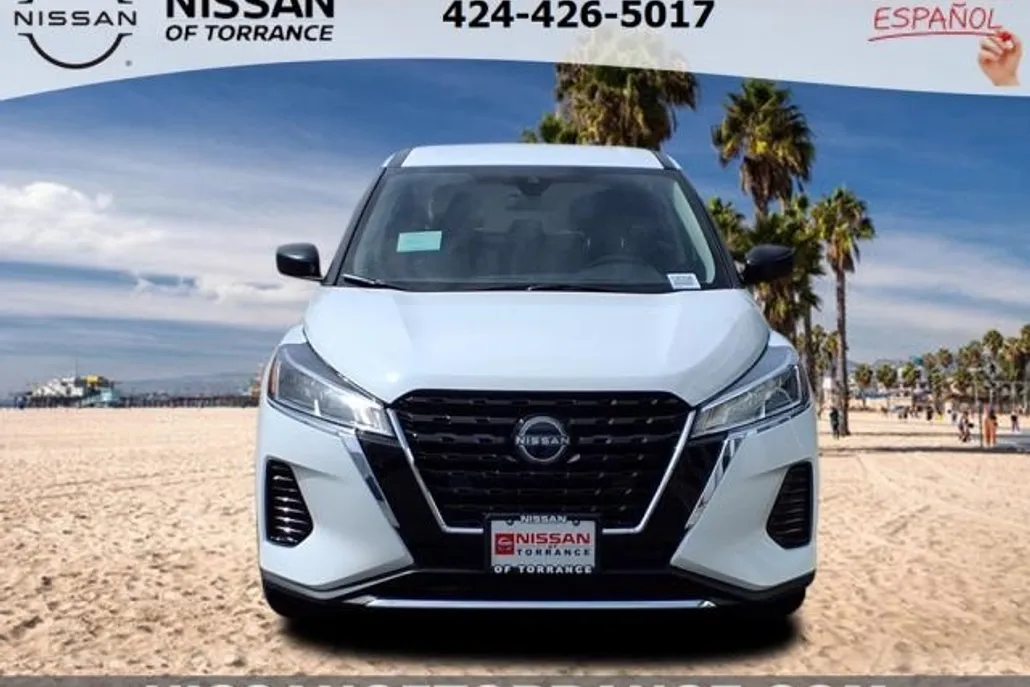2025 Nissan Kicks Play S photo 1