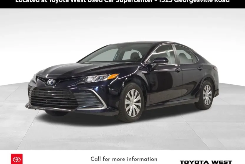 2021 Toyota Camry Hybrid LE photo 1