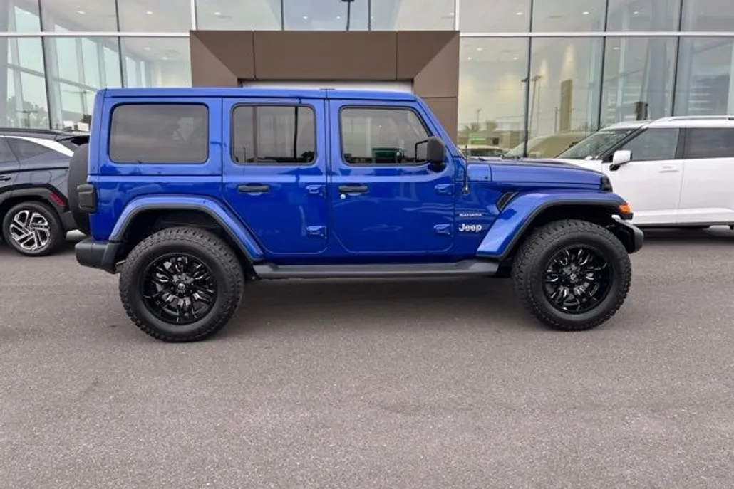 2020 Jeep Wrangler Unlimited Sahara photo 1