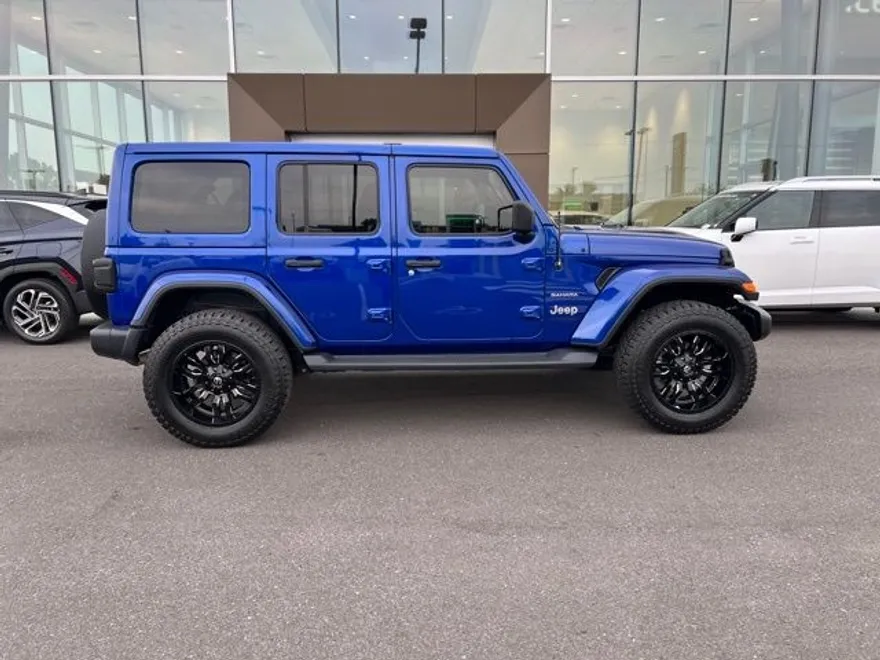 2020 Jeep Wrangler Unlimited Sahara photo 1