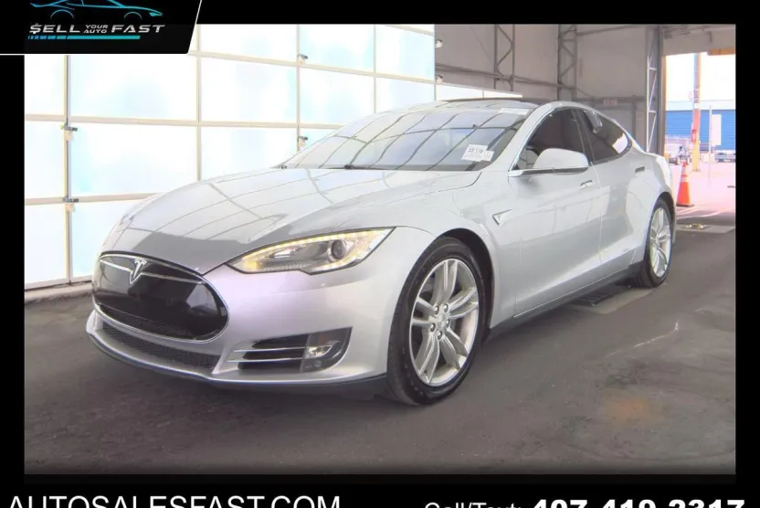 2013 Tesla Model S photo 1