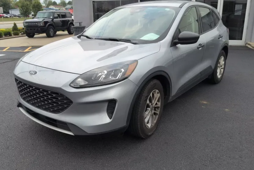 2021 Ford Escape S photo 1
