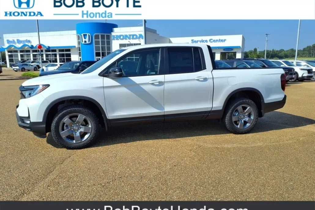 2025 Honda Ridgeline TrailSport photo 1
