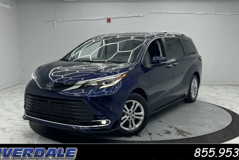 2022 Toyota Sienna Platinum SE photo 1