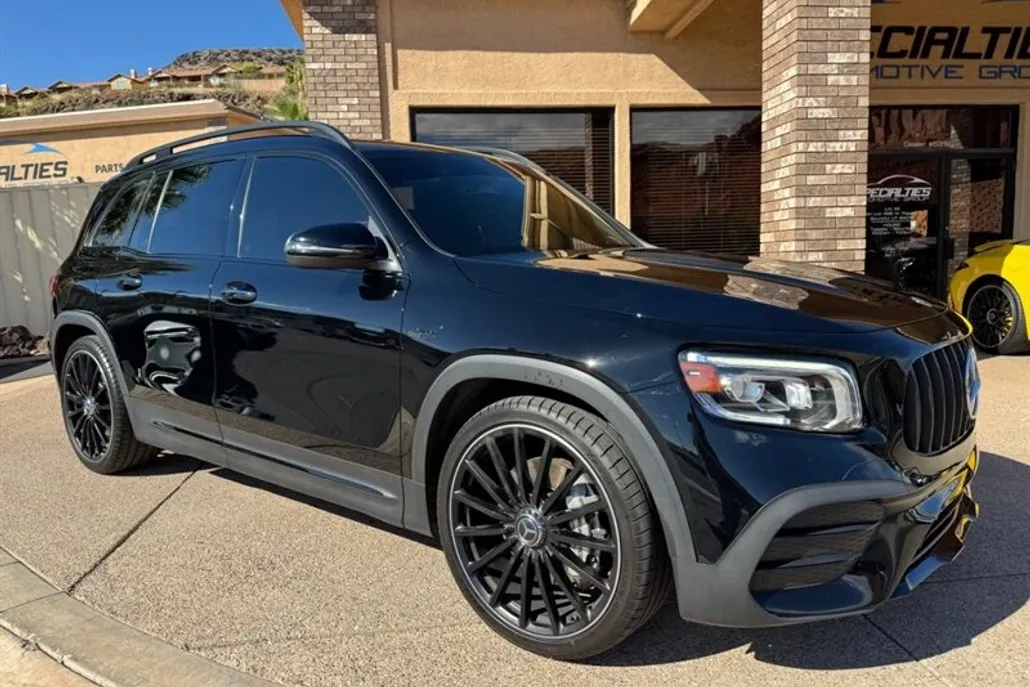 2023 Mercedes Benz GLB AMG 35 photo 1