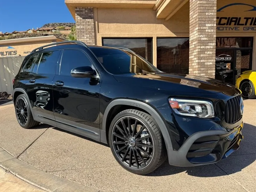 2023 Mercedes Benz GLB AMG 35 photo 1