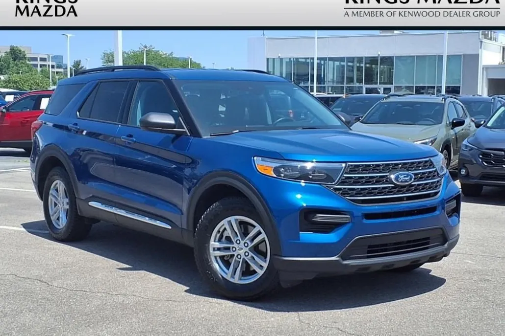 2022 Ford Explorer XLT photo 1
