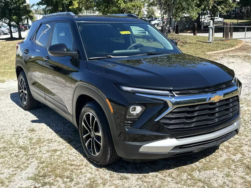 2024 Chevrolet Trailblazer LT photo 1