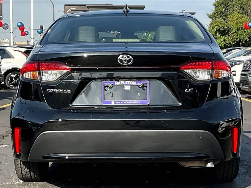 2020 Toyota Corolla LE photo 1