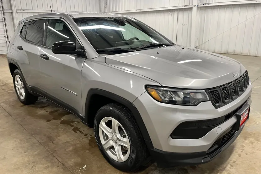 2023 Jeep Compass Sport photo 1