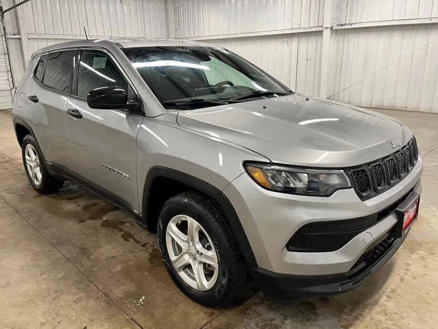 2023 Jeep Compass Sport photo 1