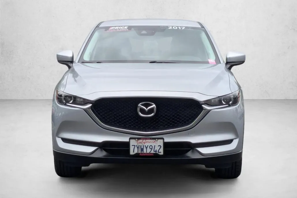 2017 Mazda CX-5 Touring photo 1
