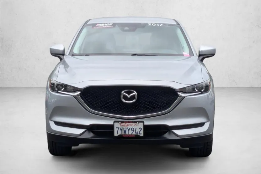 2017 Mazda CX-5 Touring photo 1