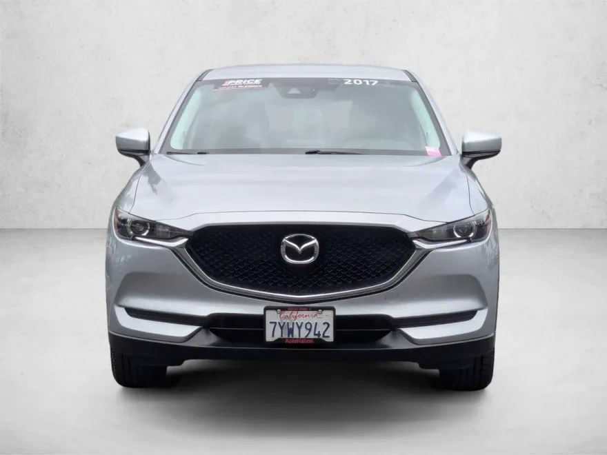2017 Mazda CX-5 Touring photo 1