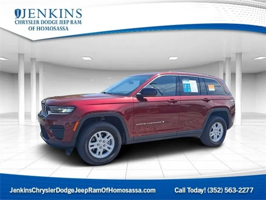 2022 Jeep Grand Cherokee Laredo photo 1