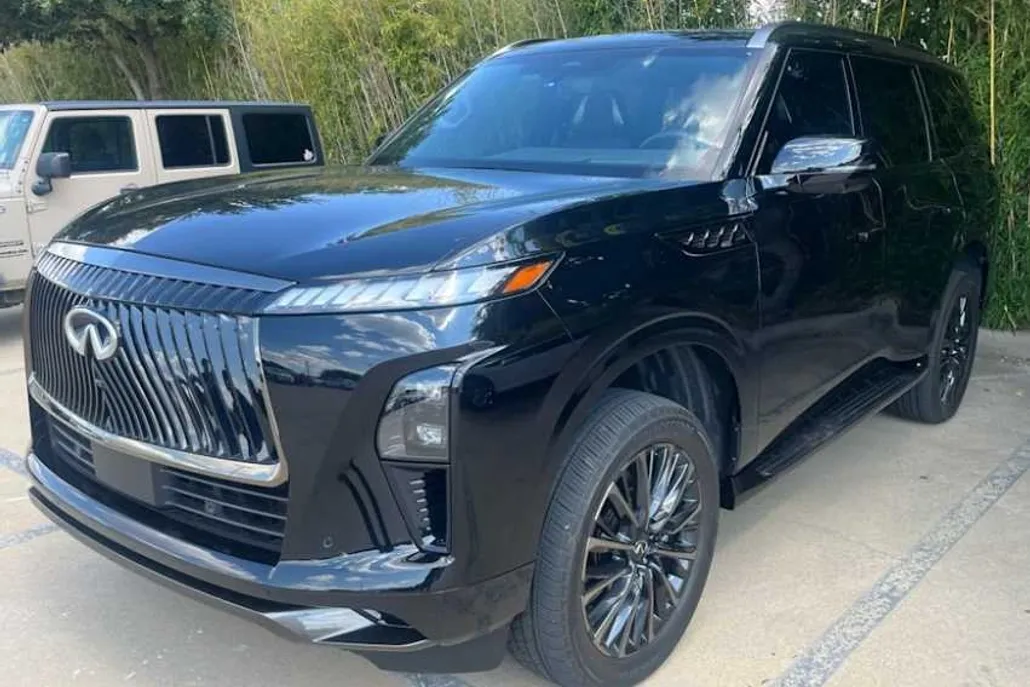 2025 Infiniti QX80 photo 1