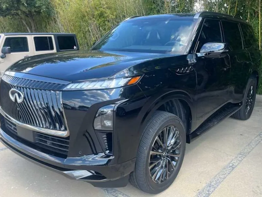 2025 Infiniti QX80 photo 1