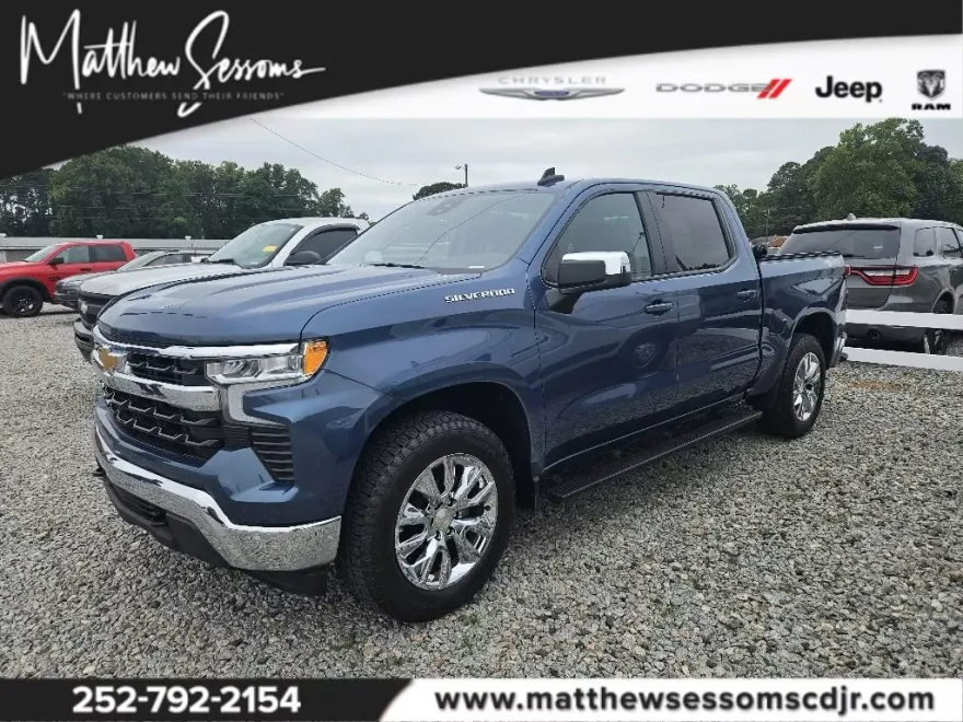 2024 Chevrolet Silverado 1500 LT photo 1