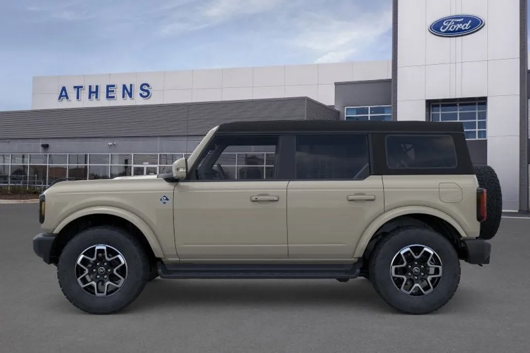 2025 Ford Bronco Outer Banks photo 1