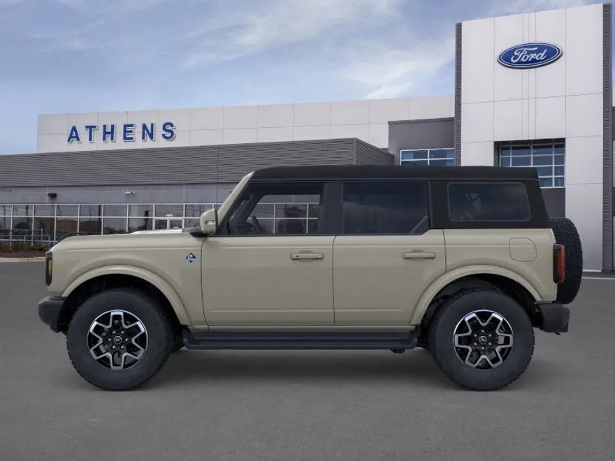2025 Ford Bronco Outer Banks photo 1