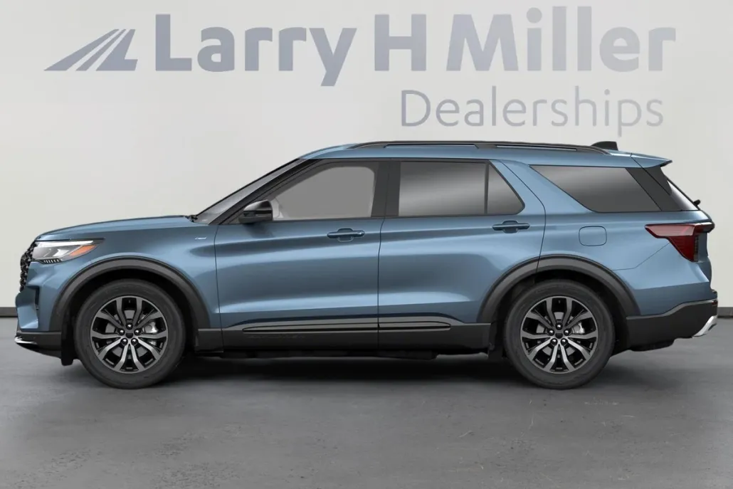 2025 Ford Explorer ST-Line photo 1