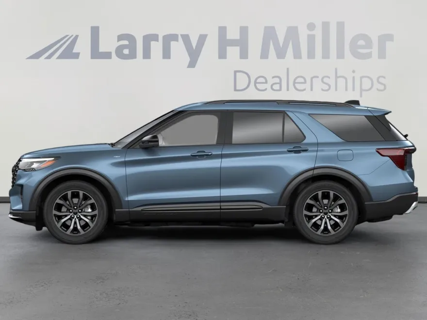 2025 Ford Explorer ST-Line photo 1