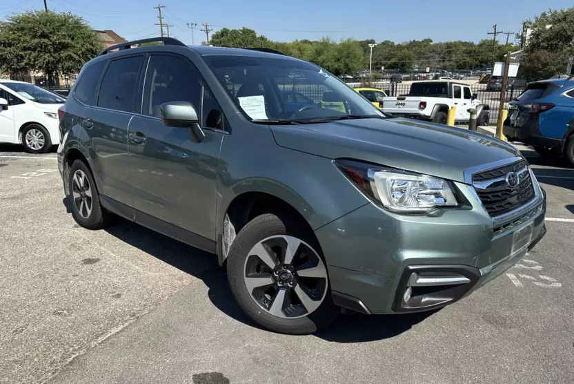 2017 Subaru Forester 2.5i Limited photo 1