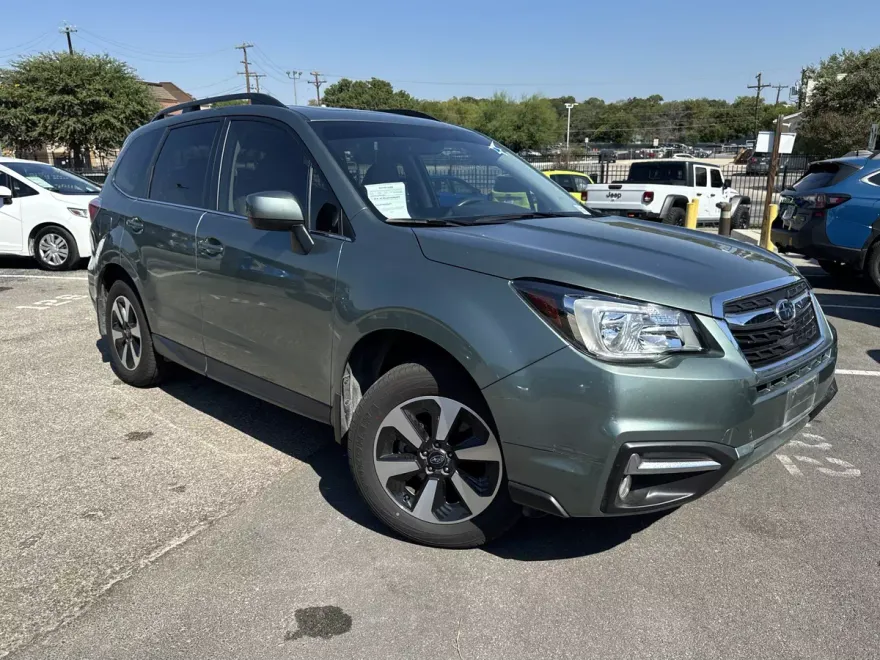 2017 Subaru Forester 2.5i Limited photo 1